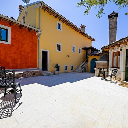 Casa Degli Artisti Hotel Ровин Екстериор снимка